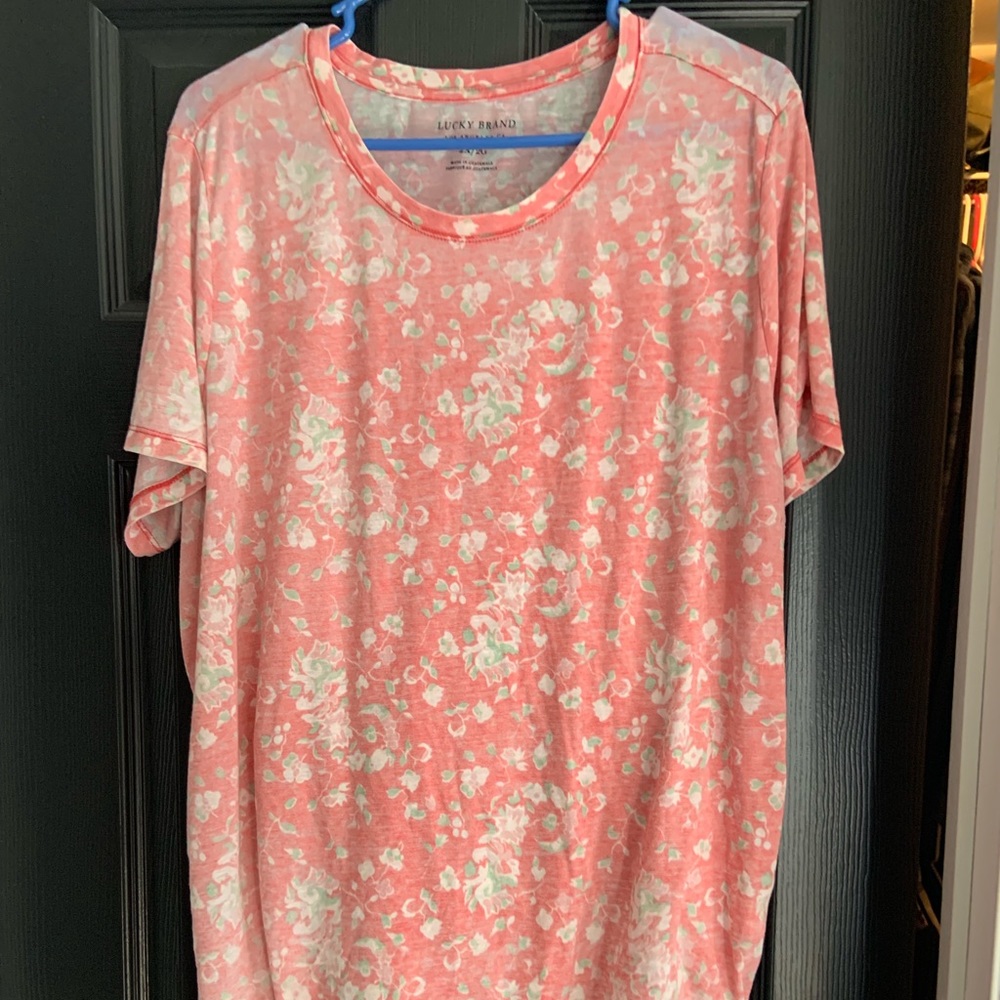Lucky brand T-shirt